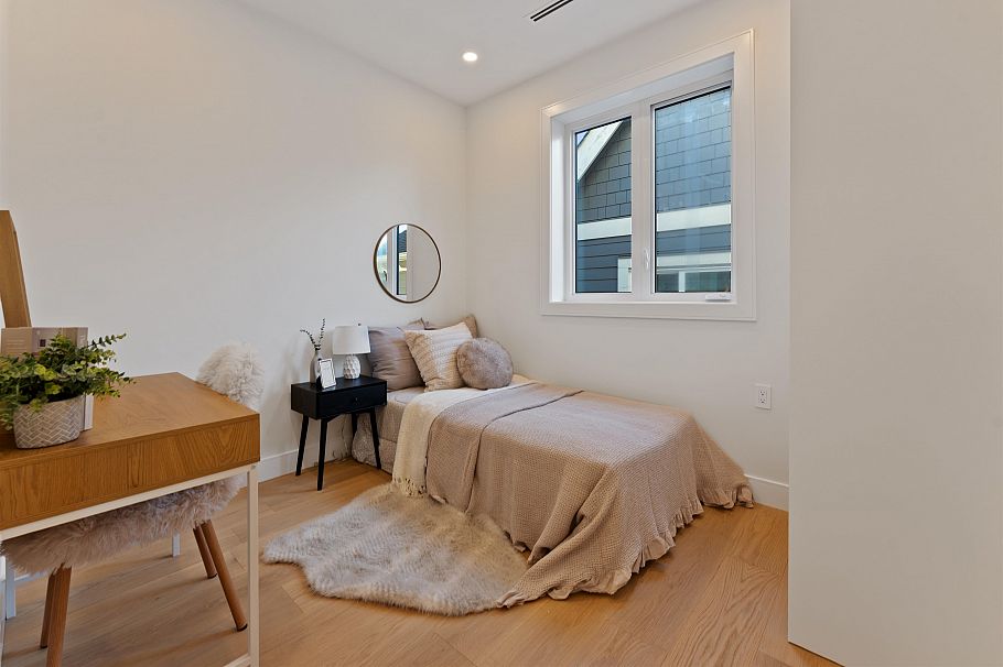 2578 E 4th Avenue Vancouver, BC - 19