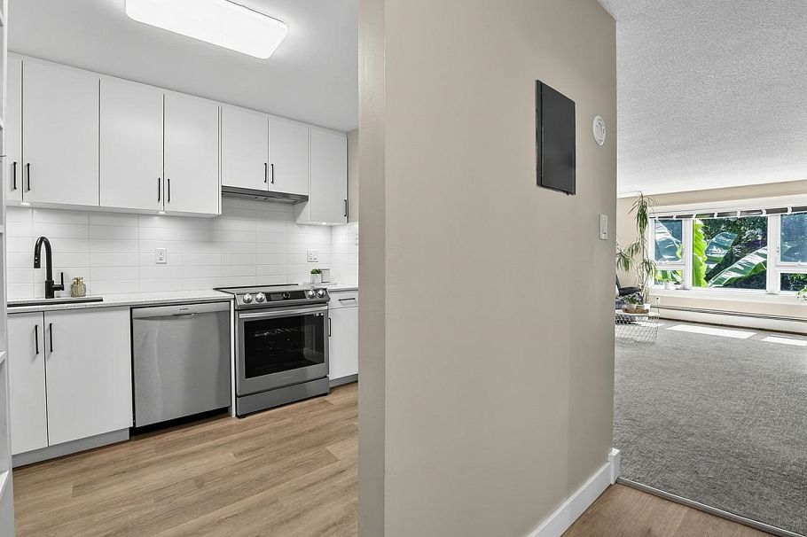 202 1750 Maple Street Vancouver, BC - 25