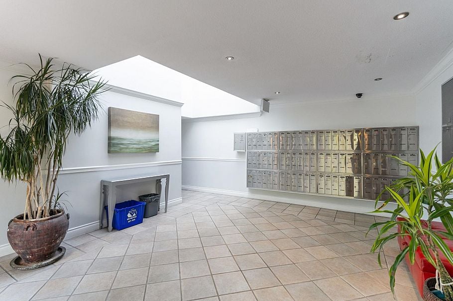 1270 Robson Street Vancouver, BC - 13