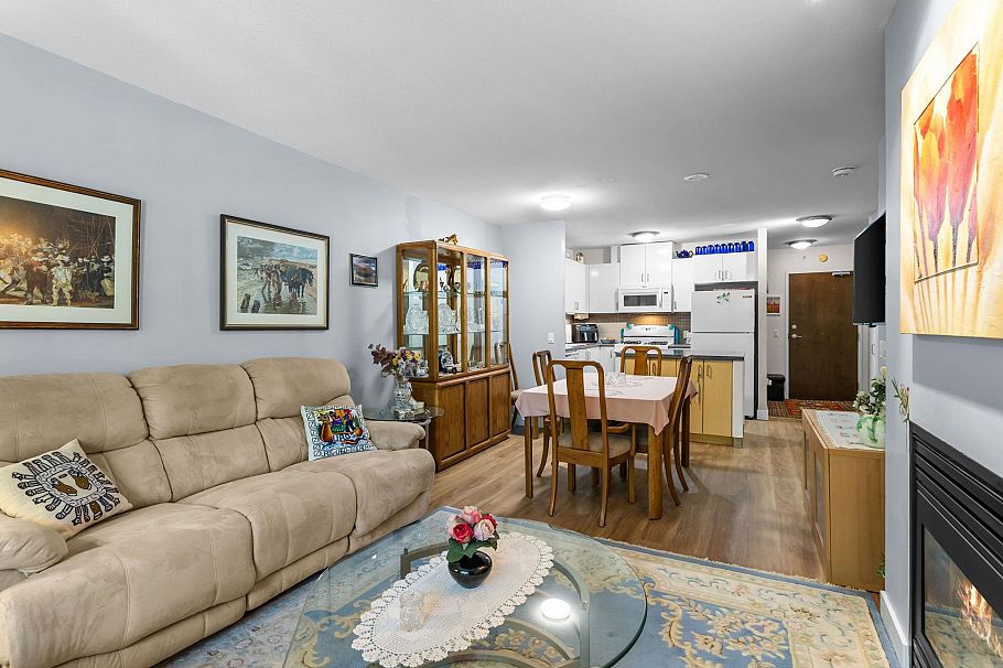 205 175 W 1st Street North Vancouver, BC - 5