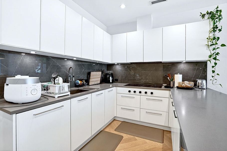 518 W 30th Avenue Vancouver, BC - 10