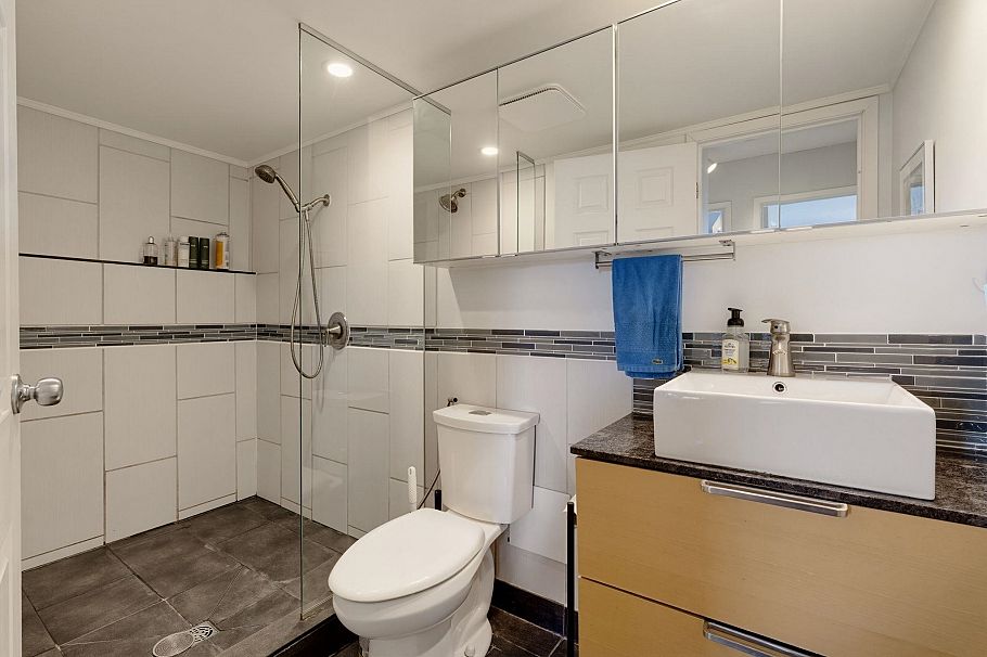 302 391 E 7th Avenue Vancouver, BC - 18