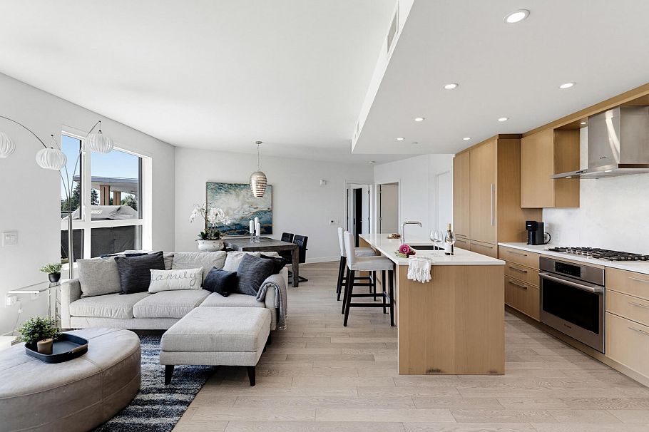 409 3220 Connaught Crescent North Vancouver, BC - 4