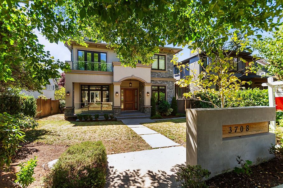 3708 W 35th Avenue Vancouver, BC - 35