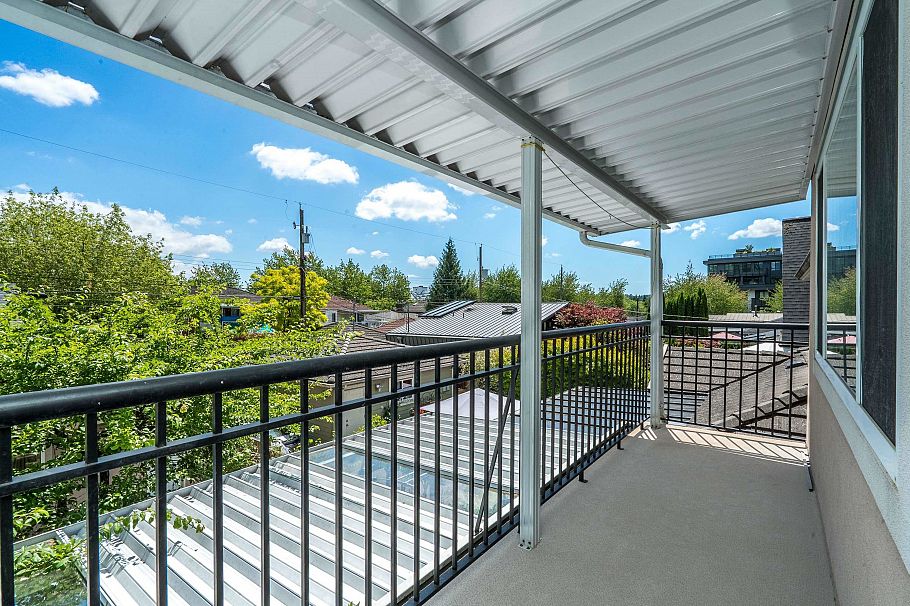 2304 Garden Drive Vancouver, BC - 34