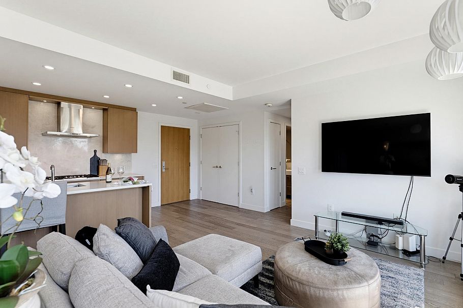409 3220 Connaught Crescent North Vancouver, BC - 6