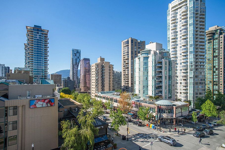 1270 Robson Street Vancouver, BC - 32