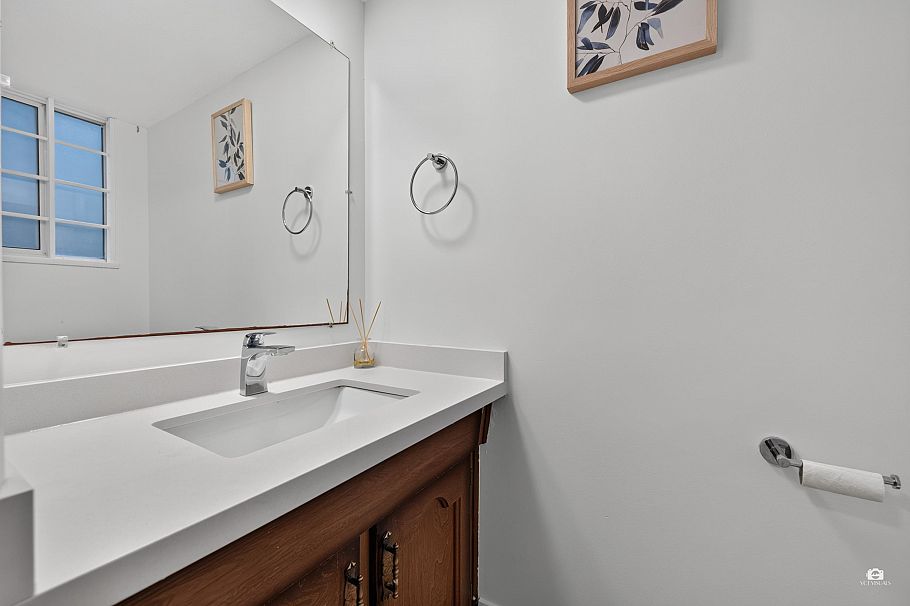 3771 W 30th Avenue Vancouver, BC - 24