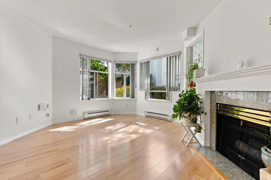 207 3638 Rae Avenue Vancouver, BC - 4