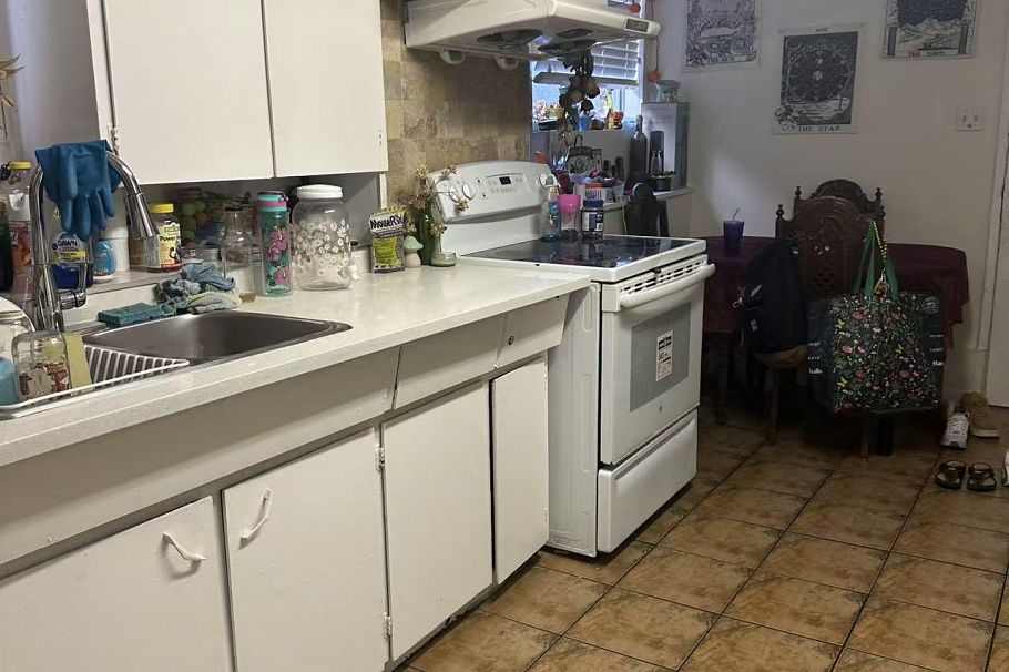 1380 E 54th Avenue Vancouver, BC - 12