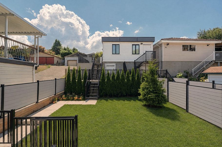 2972 Venables Street Vancouver, BC - 37