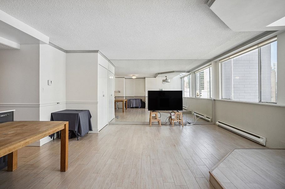1270 Robson Street Vancouver, BC - 17