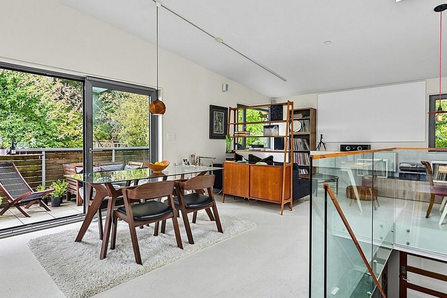 1557 E 20th Avenue Vancouver, BC - 5