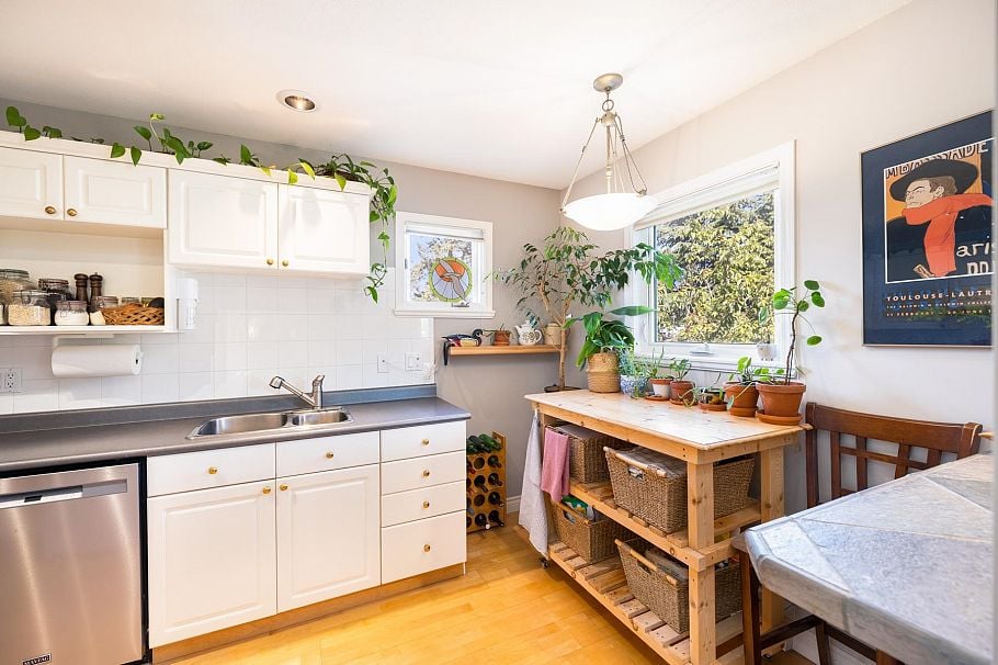 303 1528 Bowser Avenue North Vancouver, BC - 8