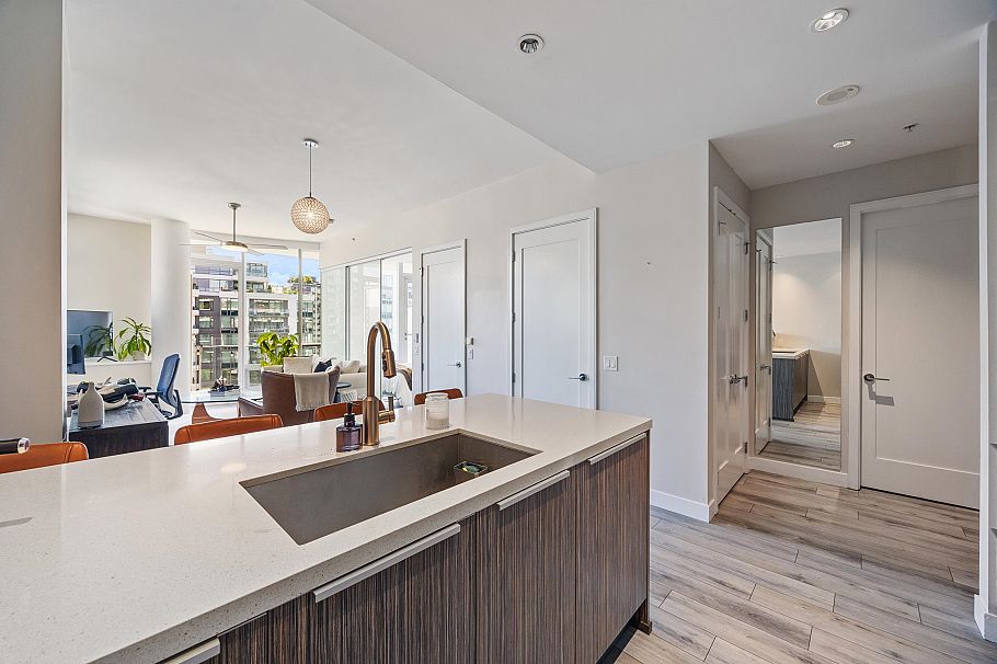 806 1633 Ontario Street Vancouver, BC - 10