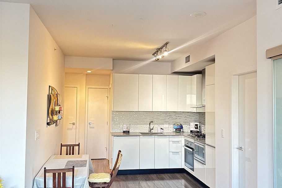 3405 1283 Howe Street Vancouver, BC - 6