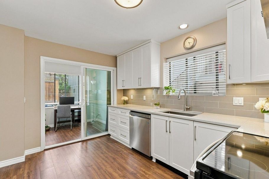 22 2133 St. Georges Avenue North Vancouver, BC - 7