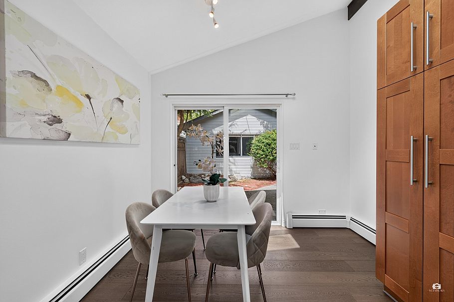 3771 W 30th Avenue Vancouver, BC - 2
