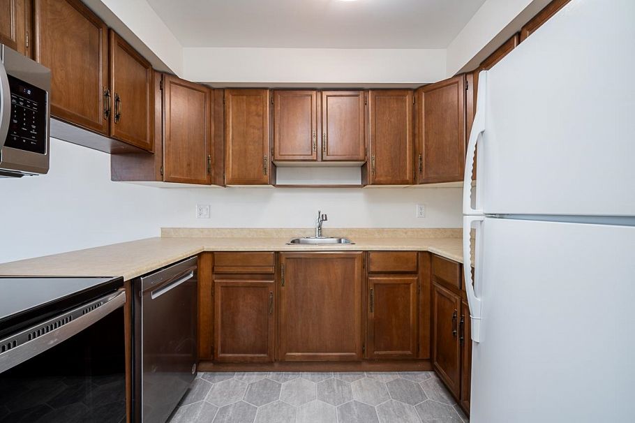 801 444 Lonsdale Avenue North Vancouver, BC - 17