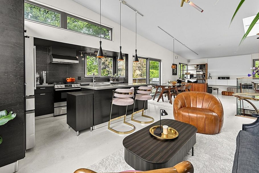 1557 E 20th Avenue Vancouver, BC - 9