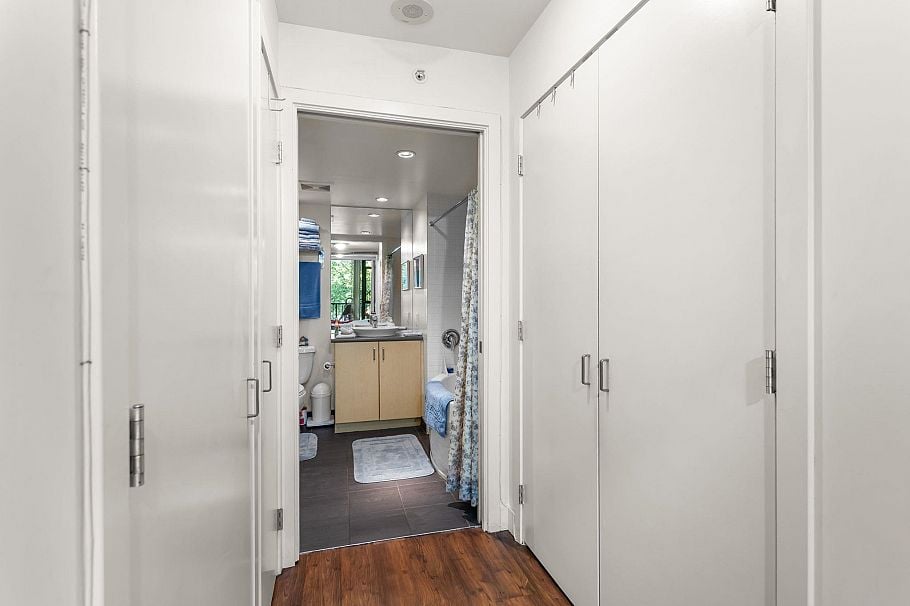 205 175 W 1st Street North Vancouver, BC - 19