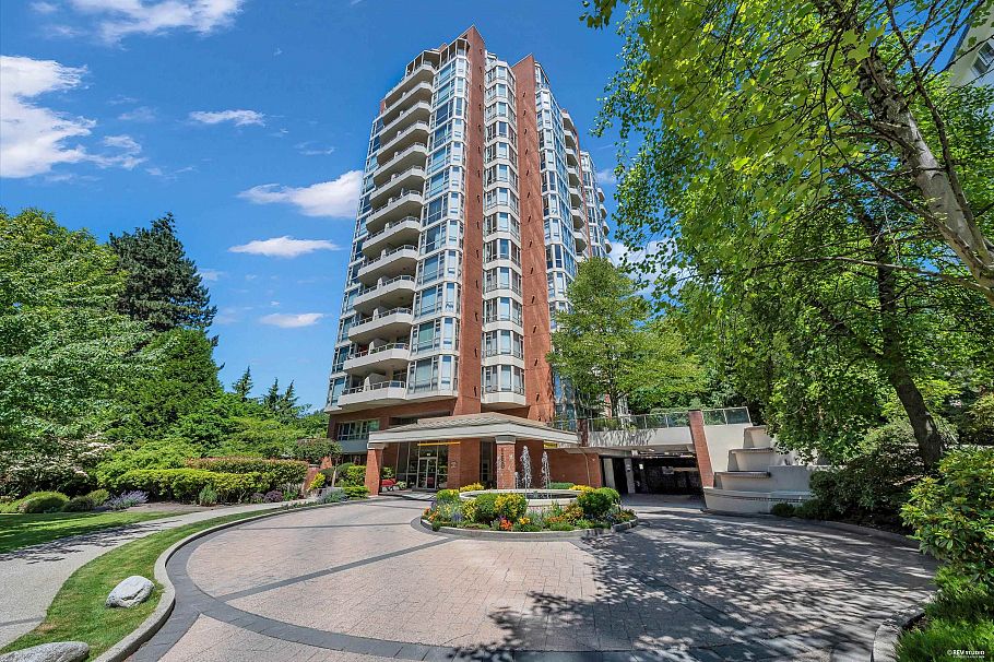 802 160 W Keith Road North Vancouver, BC - 2