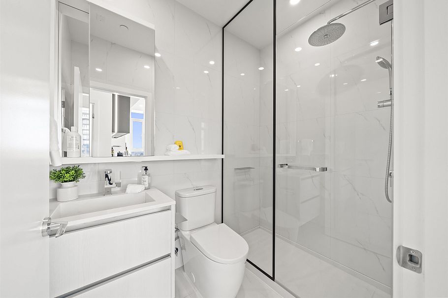 905 8415 Granville Street Vancouver, BC - 15