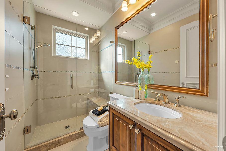 6963 Fremlin Street Vancouver, BC - 25
