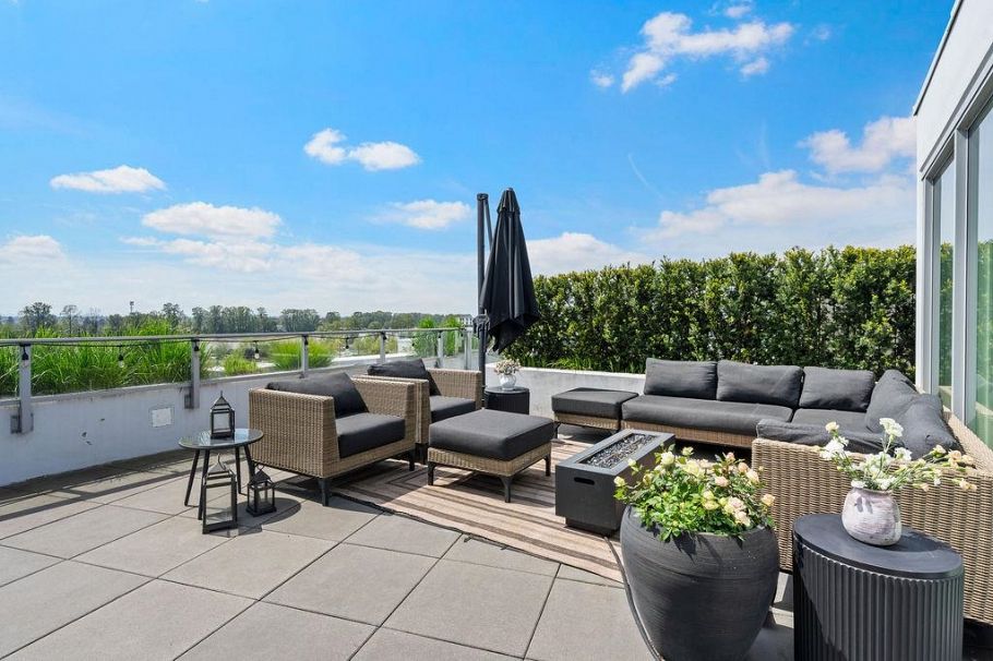 607 3438 Sawmill Crescent Vancouver, BC - 1