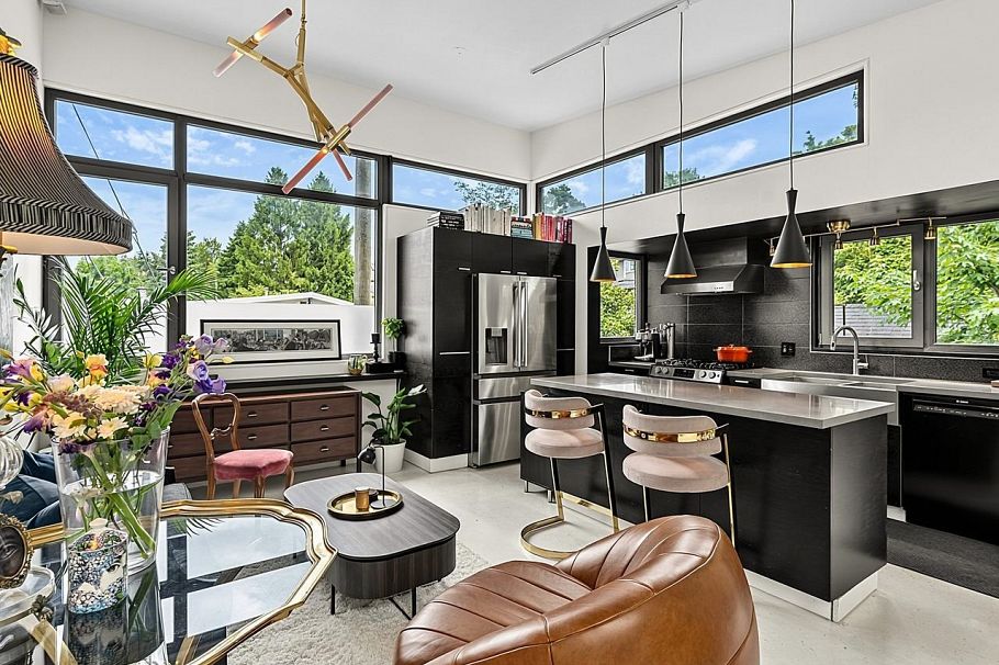 1557 E 20th Avenue Vancouver, BC - 2