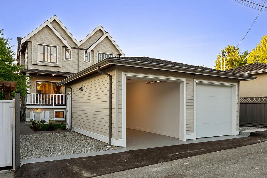 2578 E 4th Avenue Vancouver, BC - 31