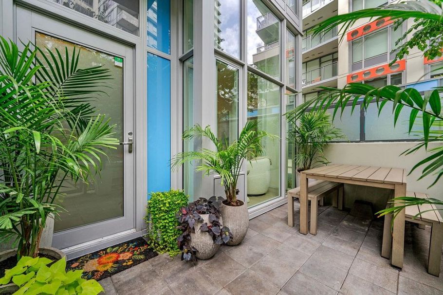 141 E 1st Avenue Vancouver, BC - 3