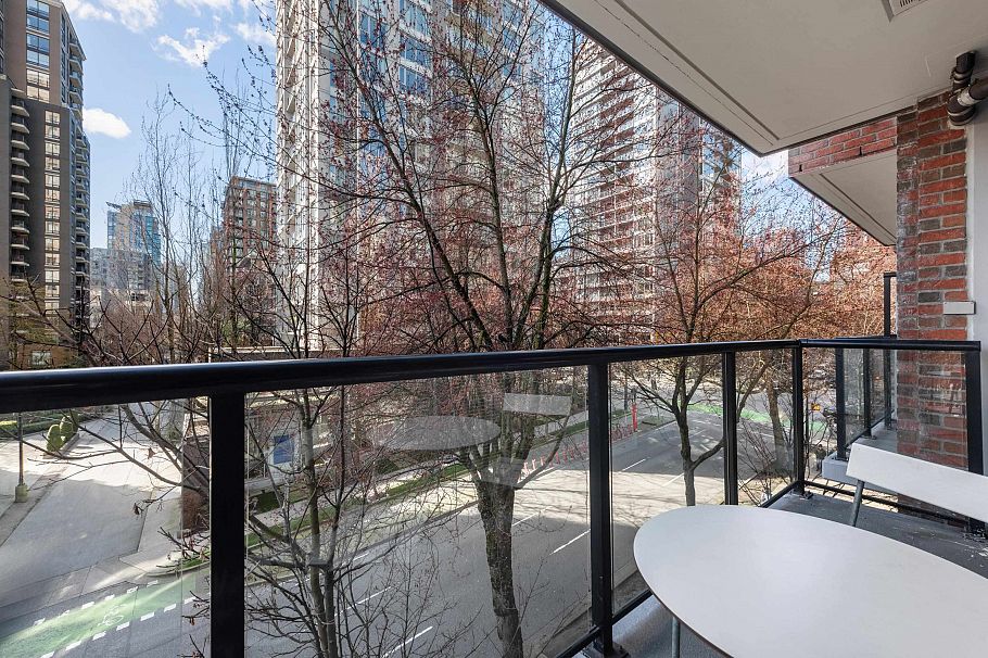 303 988 Richards Street Vancouver, BC - 20