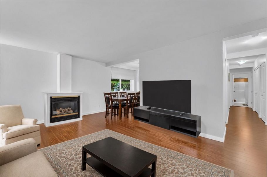1 1420 Chesterfield Avenue North Vancouver, BC - 2