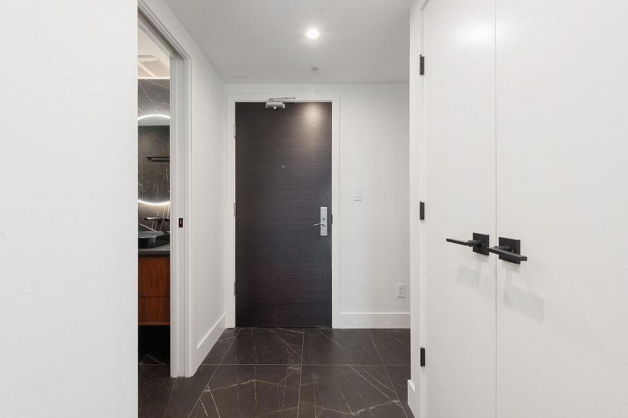 303 988 Richards Street Vancouver, BC - 19