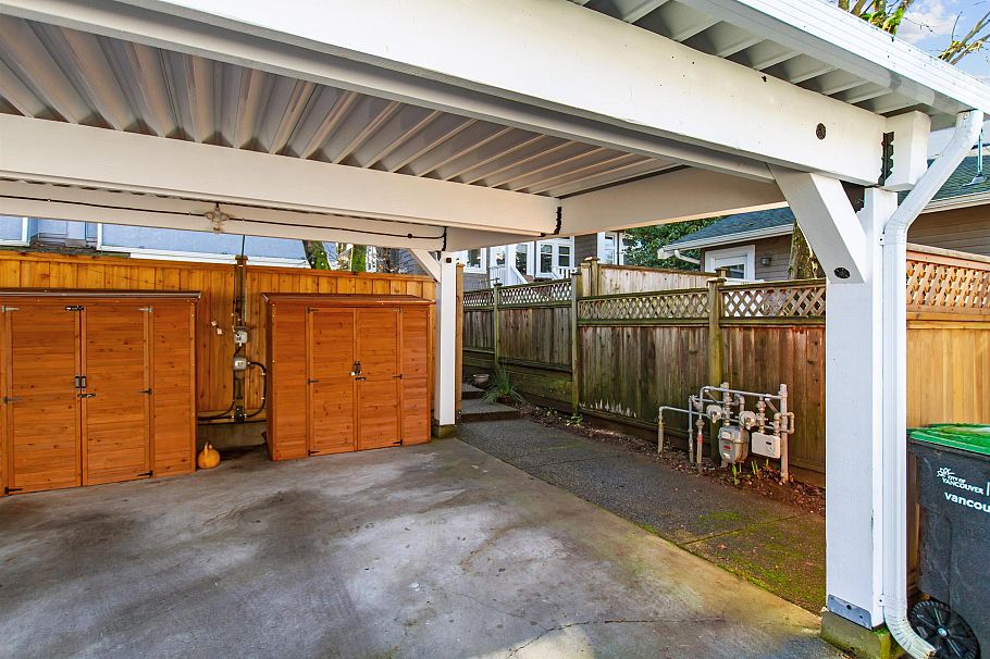 1829 W 13th Avenue Vancouver, BC - 24