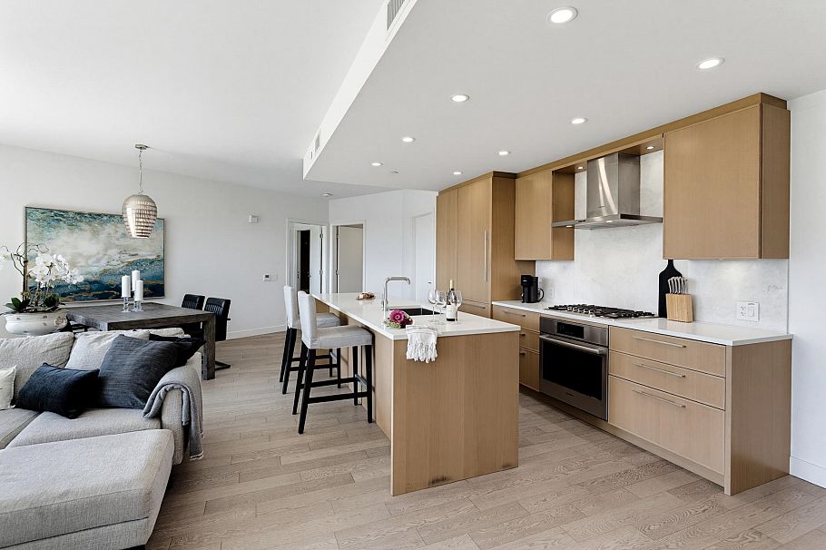 409 3220 Connaught Crescent North Vancouver, BC - 5