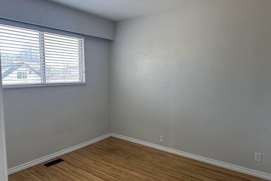 1380 E 54th Avenue Vancouver, BC - 6