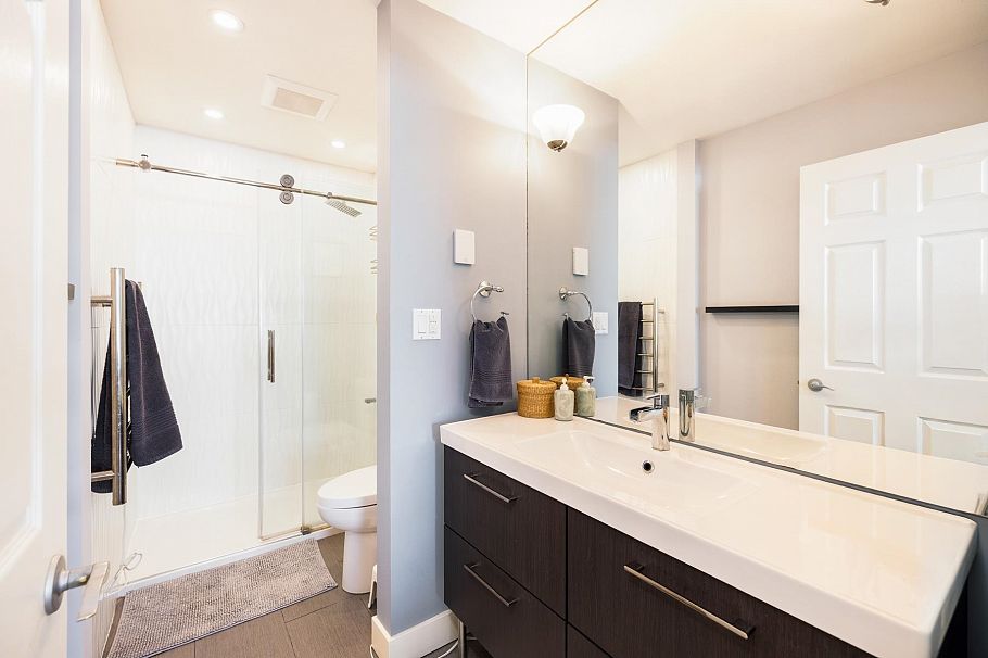 303 1528 Bowser Avenue North Vancouver, BC - 14