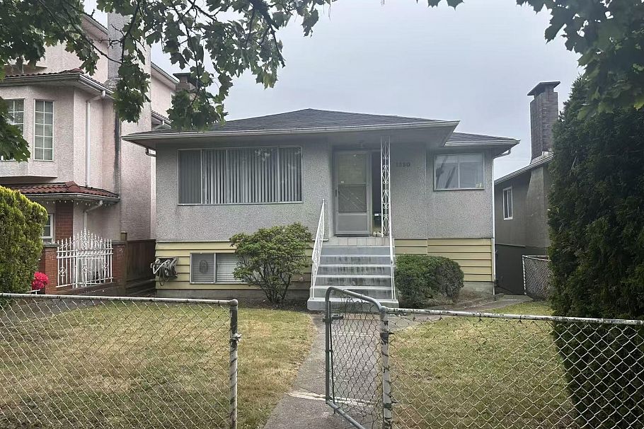 1380 E 54th Avenue Vancouver, BC - 1