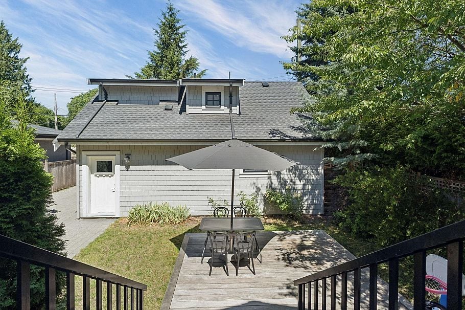 3363 W 15th Avenue Vancouver, BC - 11