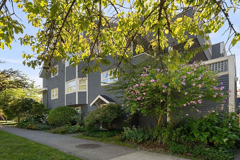 3085 Maple Street Vancouver, BC - 1