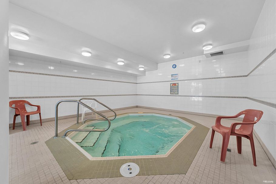 802 160 W Keith Road North Vancouver, BC - 35