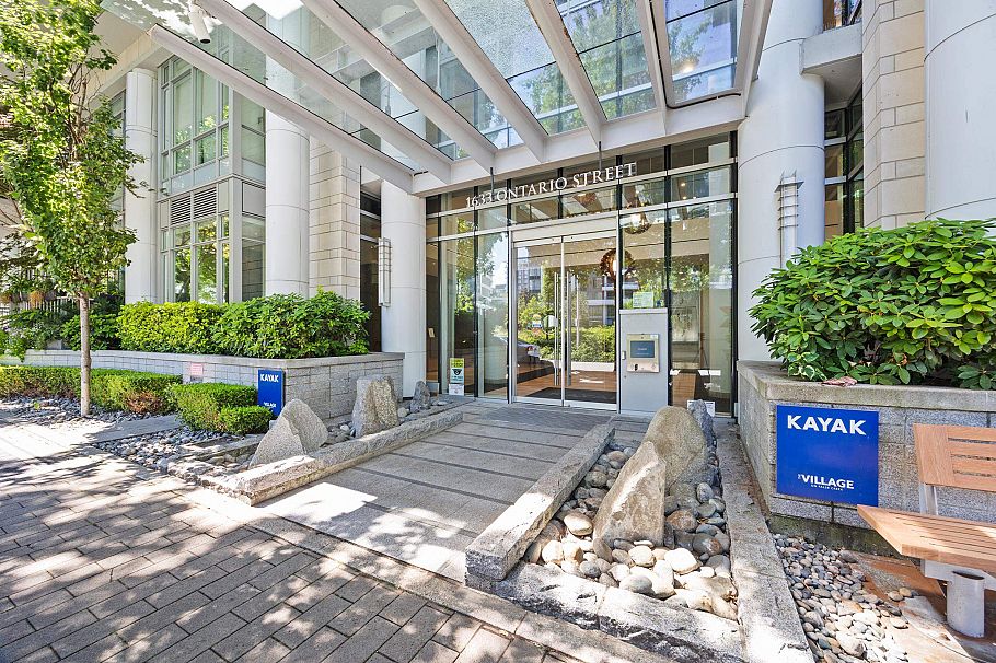 806 1633 Ontario Street Vancouver, BC - 3