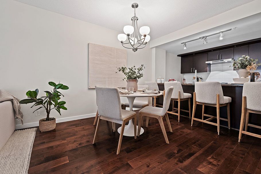 1648 W 7th Avenue Vancouver, BC - 7