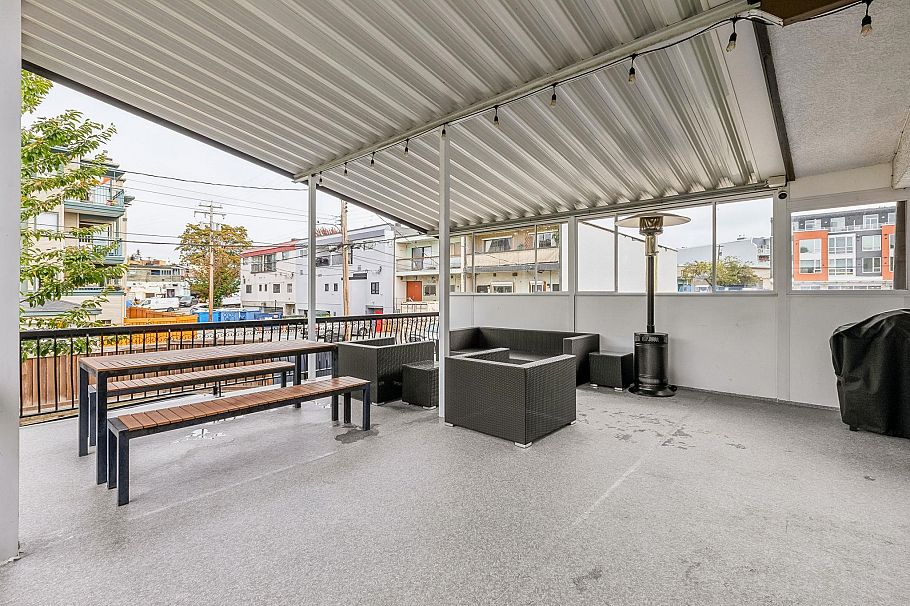 651 E 17th Avenue Vancouver, BC - 32