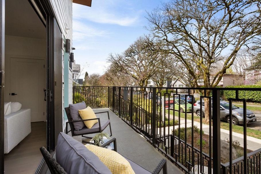 1 2282 E 8th Avenue Vancouver, BC - 32