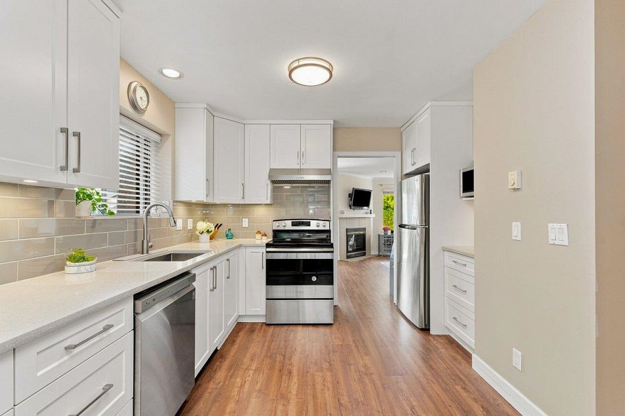 22 2133 St. Georges Avenue North Vancouver, BC - 6