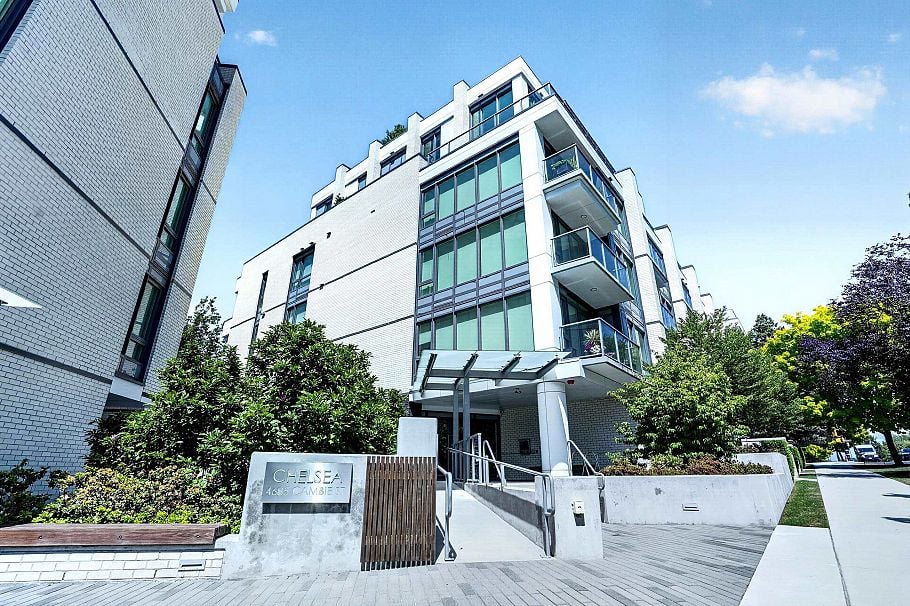 518 W 30th Avenue Vancouver, BC - 30