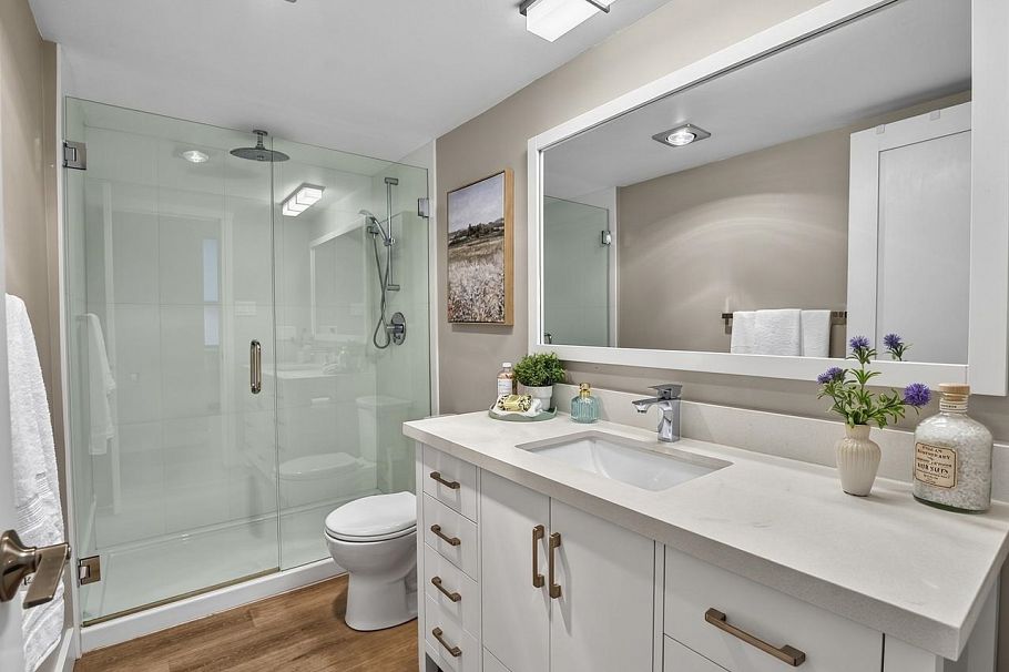 202 1750 Maple Street Vancouver, BC - 26